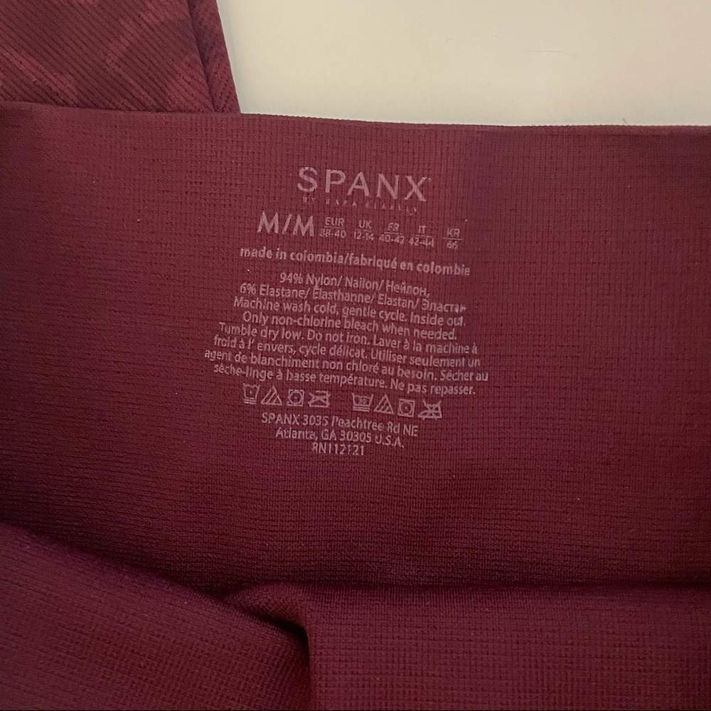 Spanx Look At Me Now Cropped Leggings Garnet Rose - Picture 7 of 8